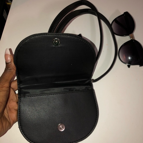 Purse - Picture 4 of 13